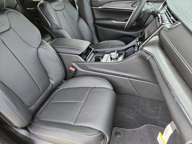 new 2025 Jeep Grand Cherokee car, priced at $57,800