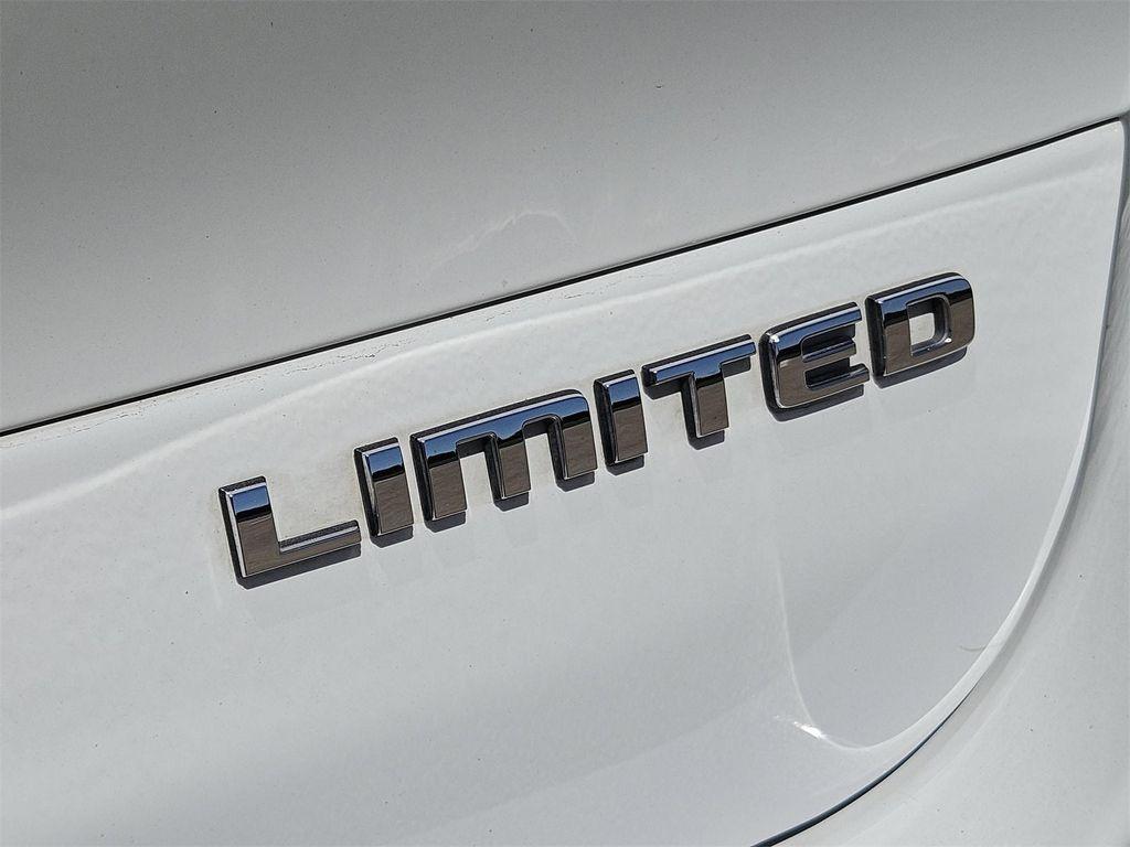 used 2024 Jeep Grand Cherokee L car, priced at $28,799