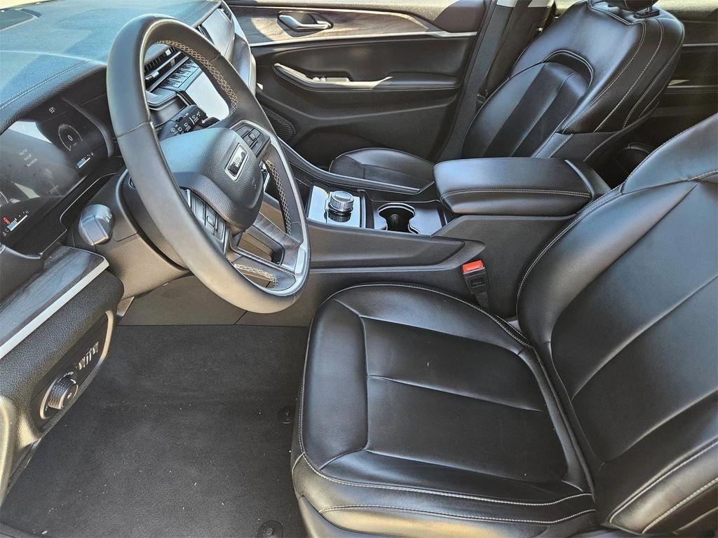 used 2024 Jeep Grand Cherokee L car, priced at $28,799