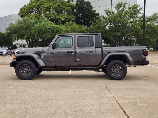 new 2024 Jeep Gladiator car, priced at $40,900