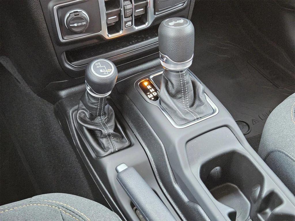 new 2025 Jeep Wrangler car, priced at $45,430