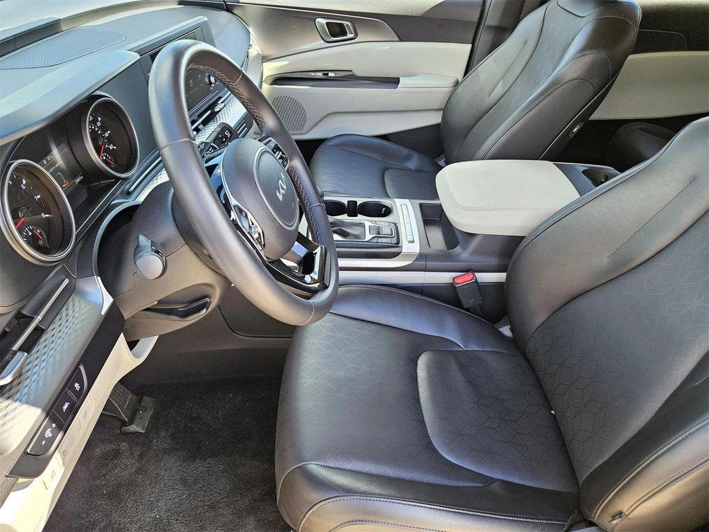 used 2024 Kia Carnival car, priced at $32,216
