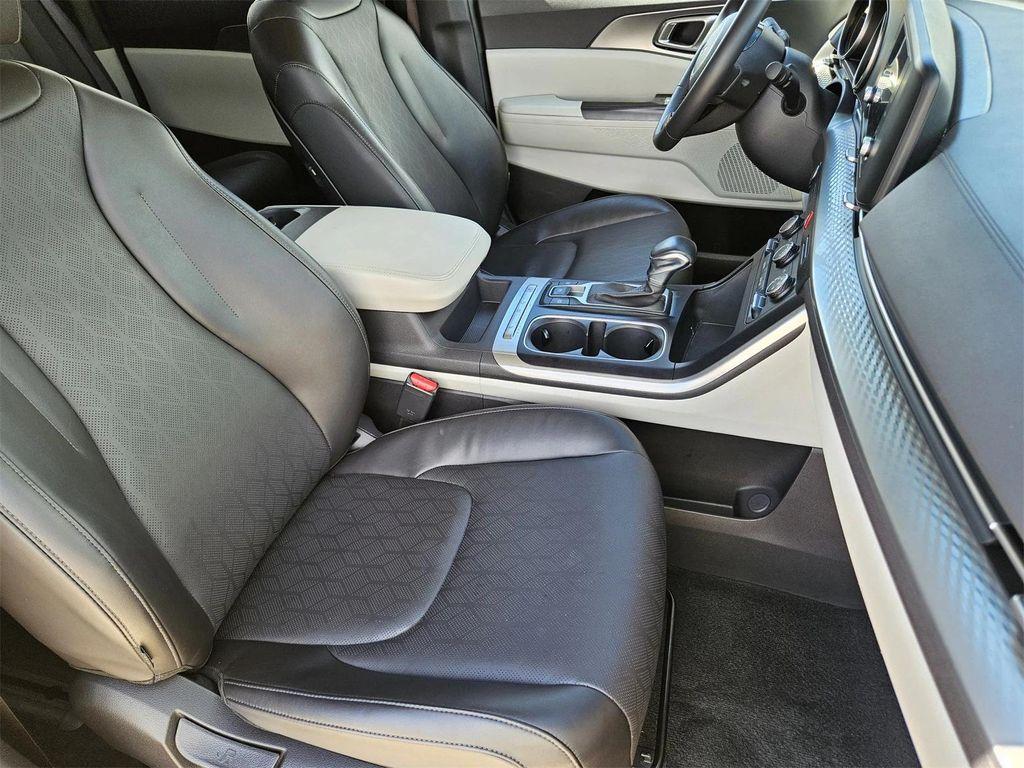 used 2024 Kia Carnival car, priced at $32,216