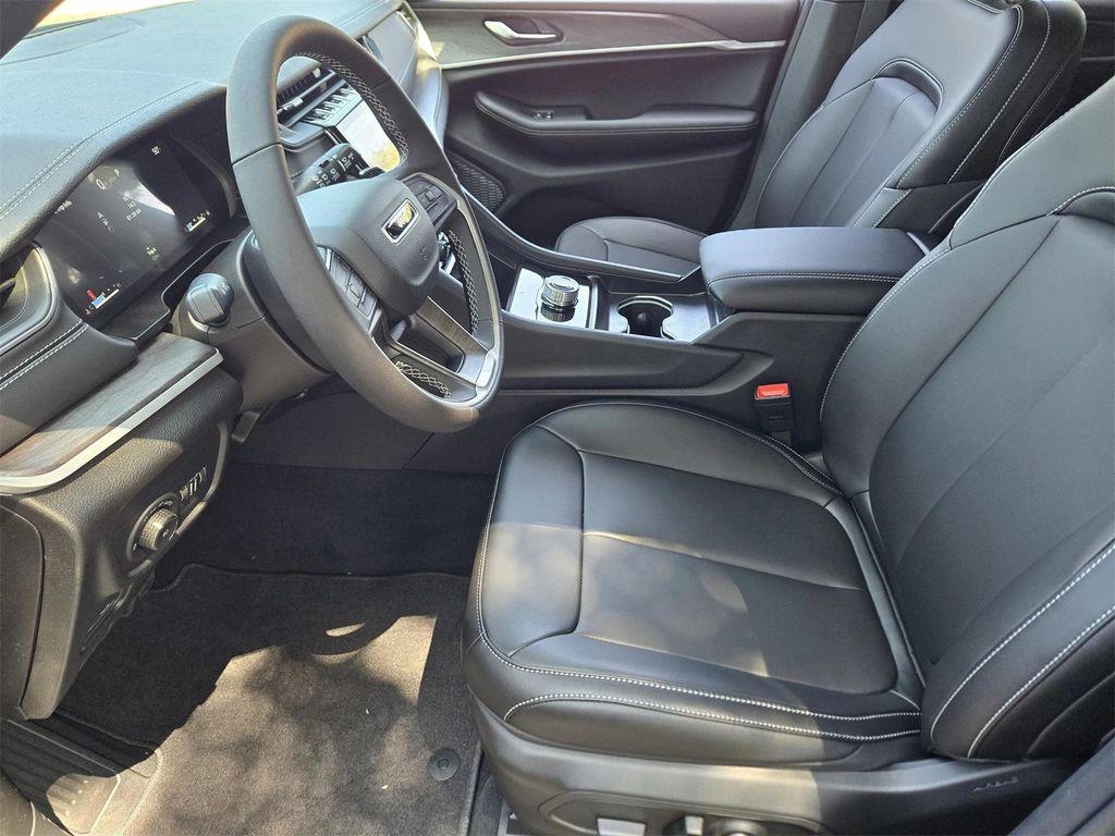 new 2025 Jeep Grand Cherokee car, priced at $39,240
