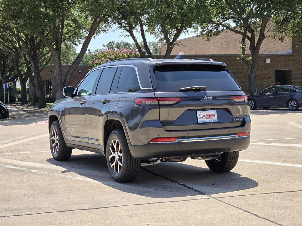 new 2025 Jeep Grand Cherokee car, priced at $39,240