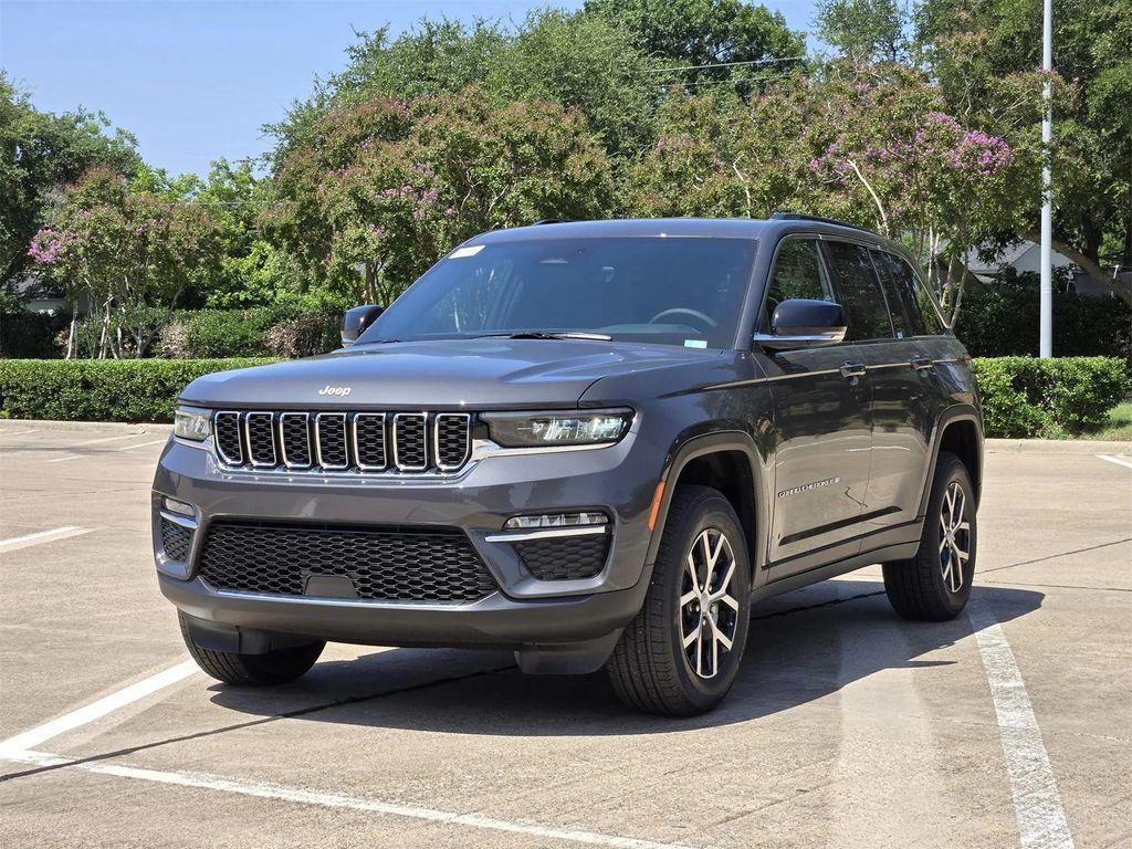 new 2025 Jeep Grand Cherokee car, priced at $39,240