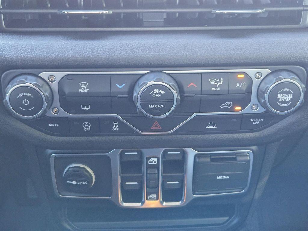 new 2025 Jeep Wrangler car, priced at $35,375