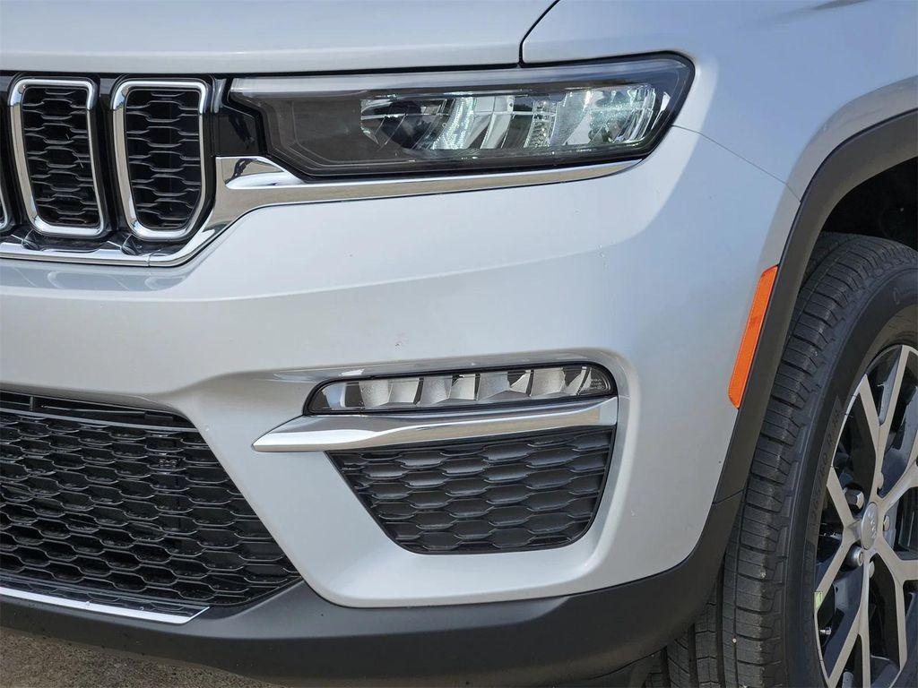 new 2025 Jeep Grand Cherokee car, priced at $38,240