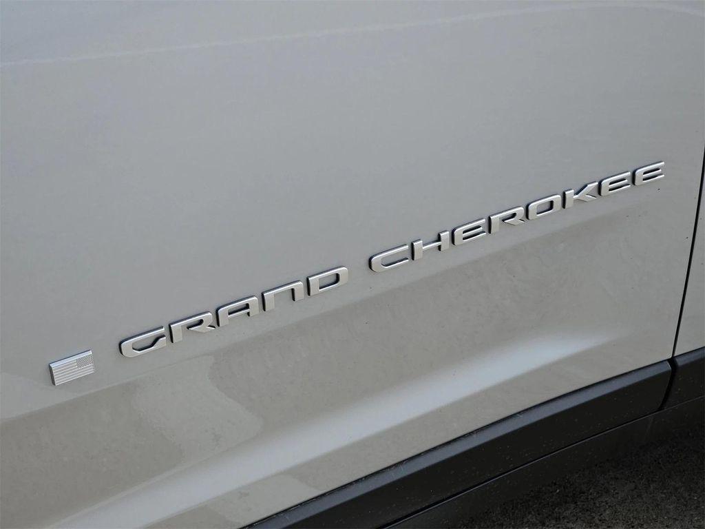 new 2025 Jeep Grand Cherokee car, priced at $38,240