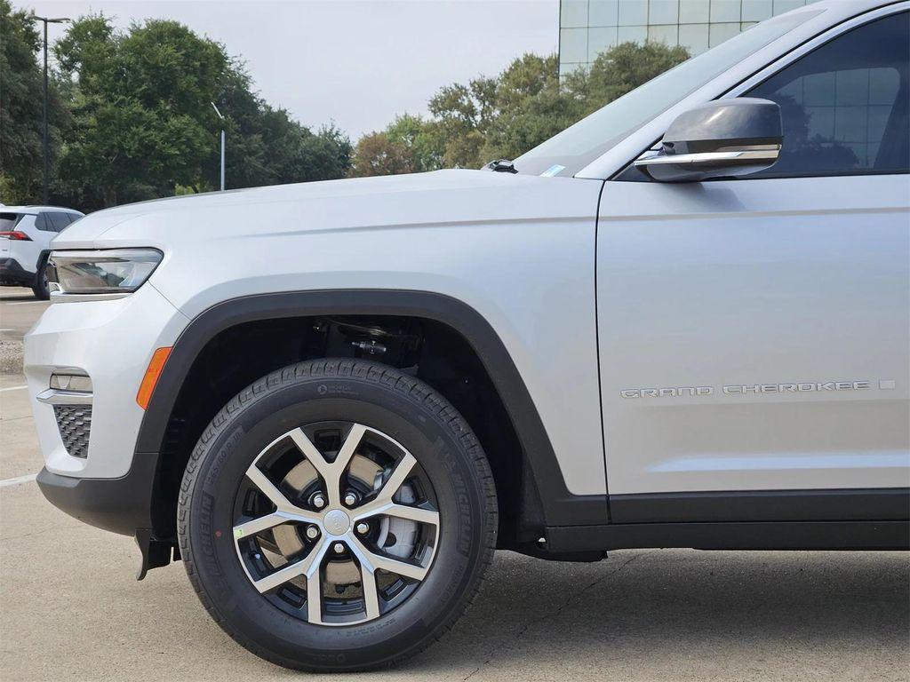 new 2025 Jeep Grand Cherokee car, priced at $38,240