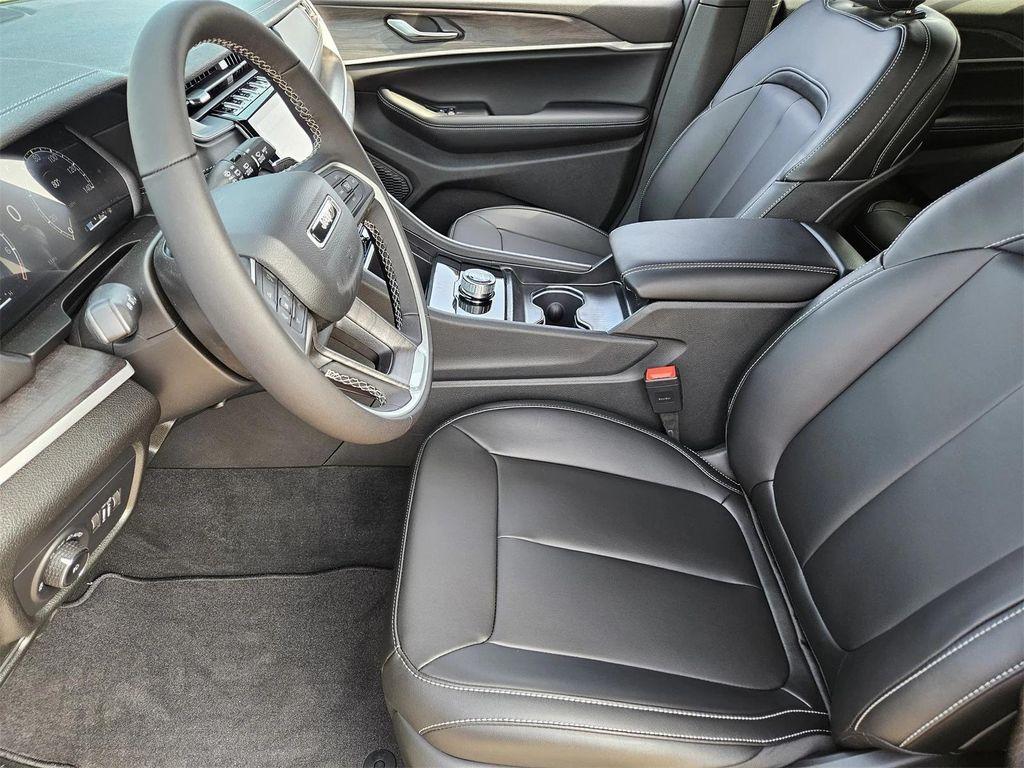 new 2025 Jeep Grand Cherokee car, priced at $38,240