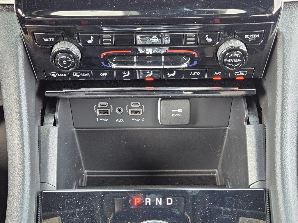 new 2025 Jeep Grand Cherokee car, priced at $38,240
