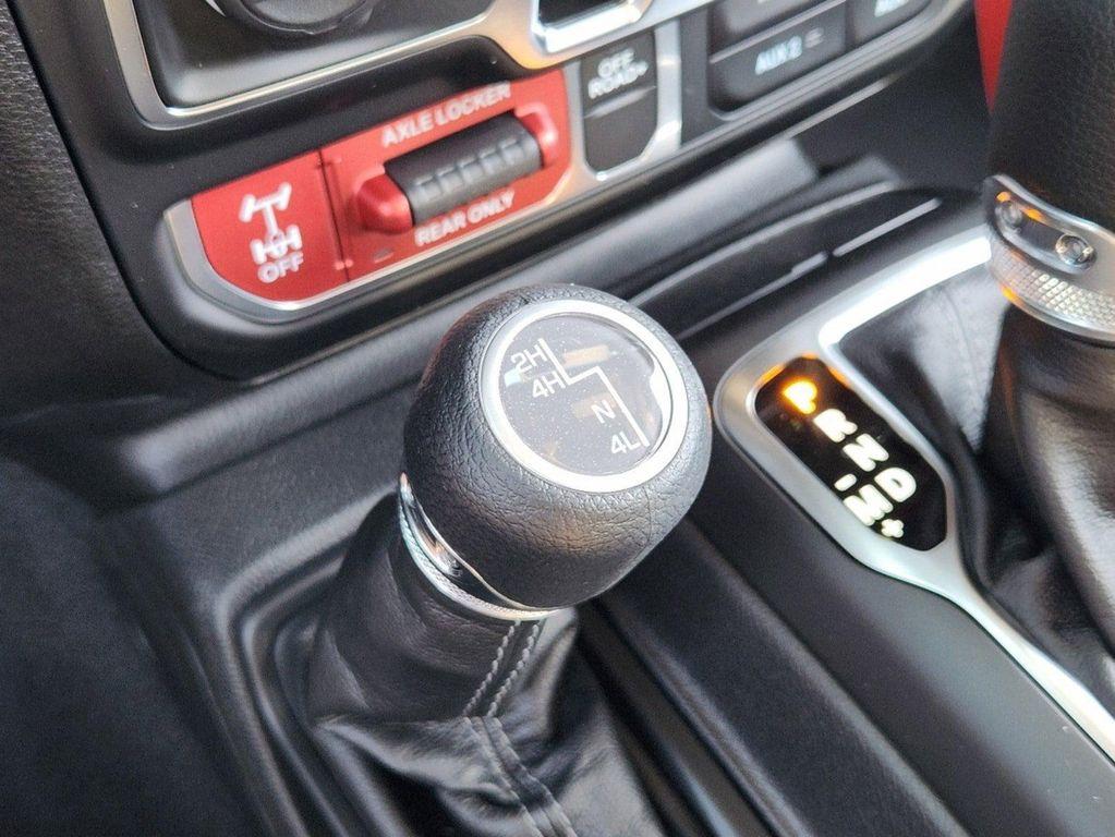 new 2025 Jeep Gladiator car, priced at $43,445