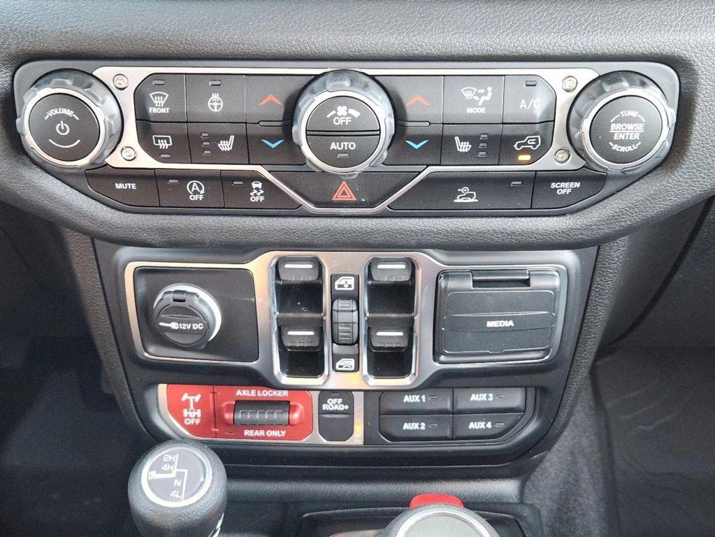 new 2025 Jeep Gladiator car, priced at $43,445
