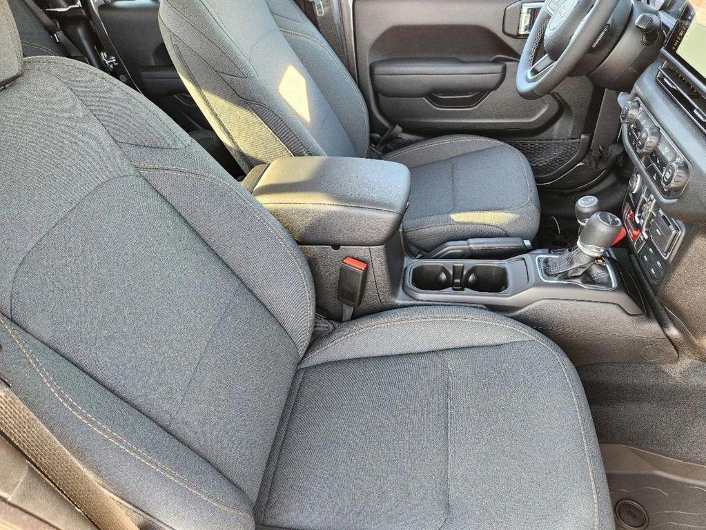 new 2025 Jeep Gladiator car, priced at $43,445
