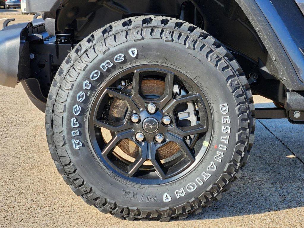 new 2025 Jeep Gladiator car, priced at $43,445