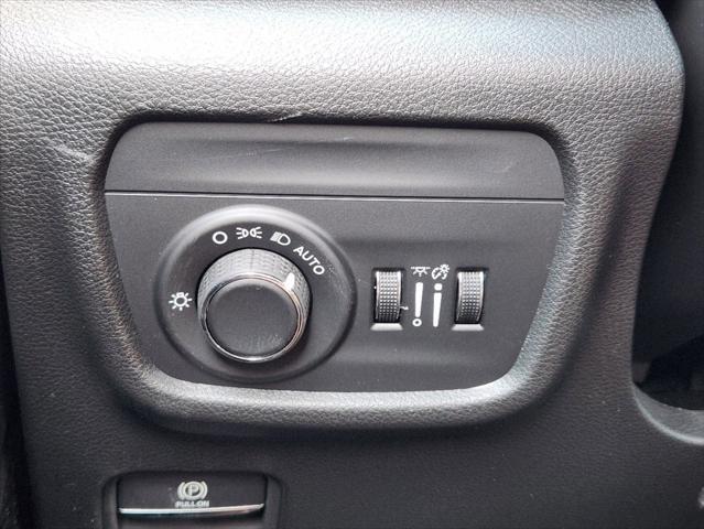 new 2025 Jeep Grand Cherokee car, priced at $39,555
