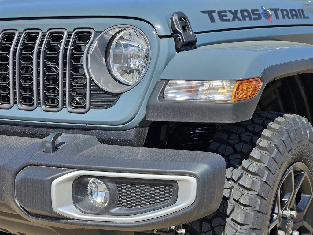 new 2025 Jeep Gladiator car, priced at $41,005