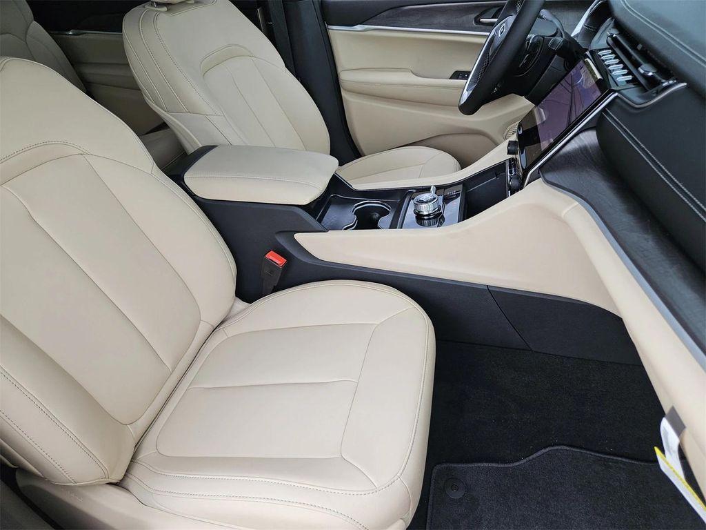 new 2025 Jeep Grand Cherokee L car, priced at $43,990