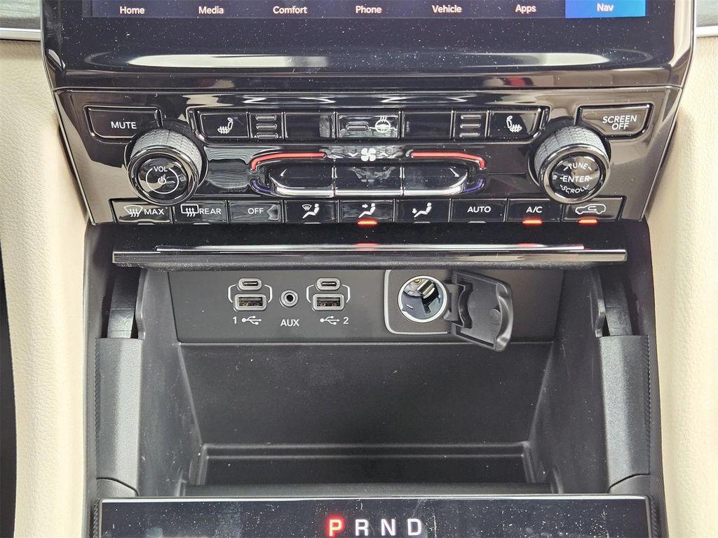 new 2025 Jeep Grand Cherokee L car, priced at $43,990
