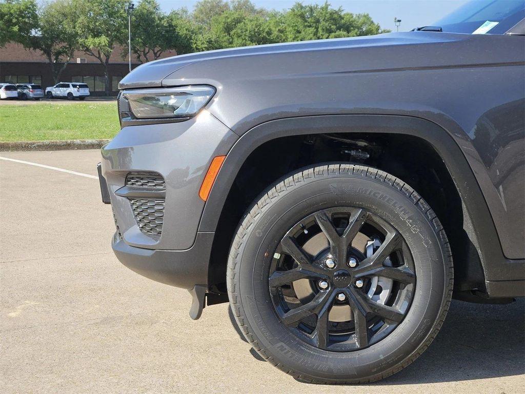new 2025 Jeep Grand Cherokee car, priced at $38,480