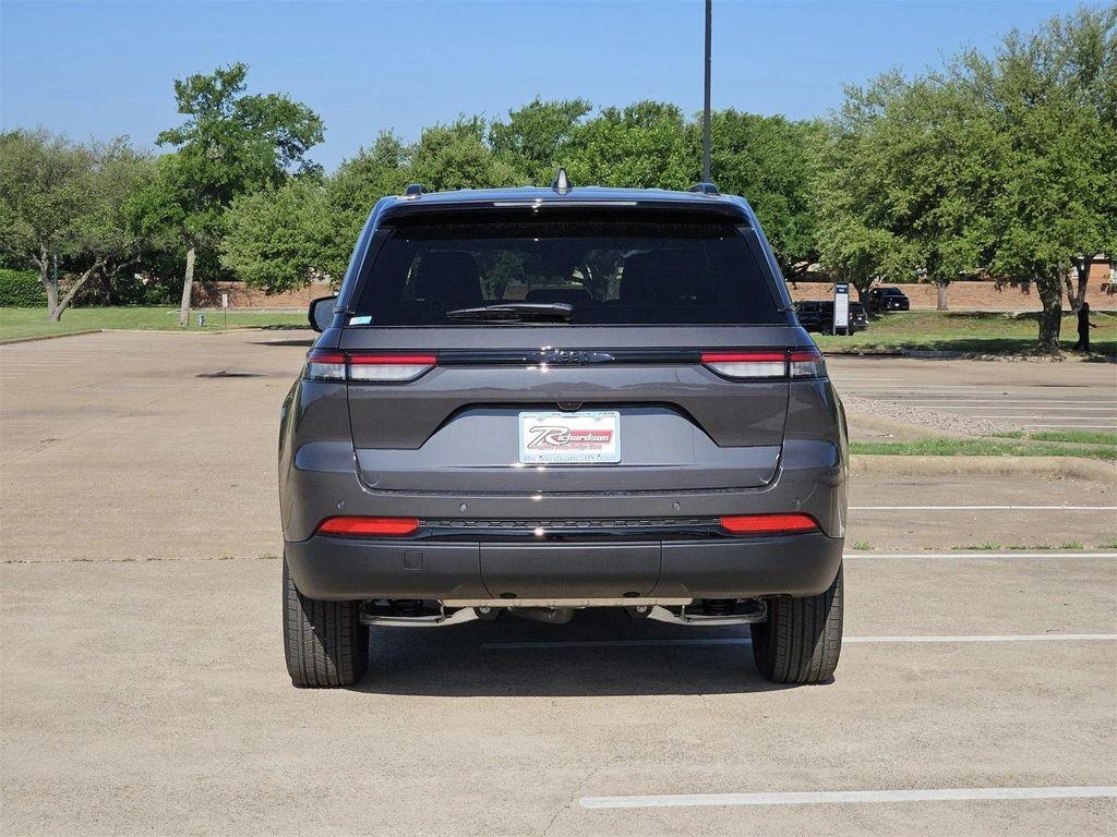 new 2025 Jeep Grand Cherokee car, priced at $38,480