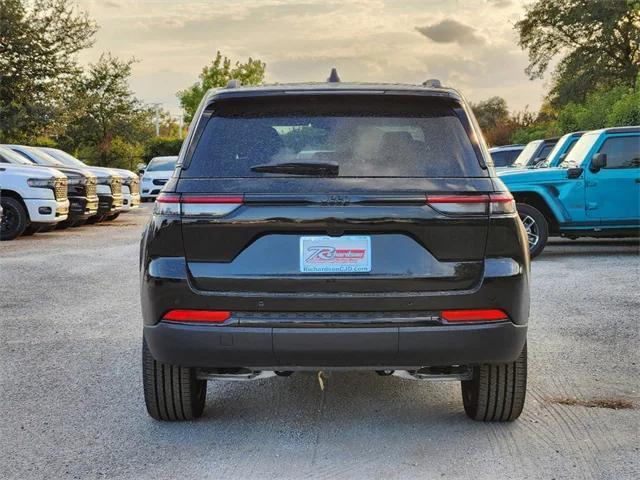 new 2025 Jeep Grand Cherokee car, priced at $36,249