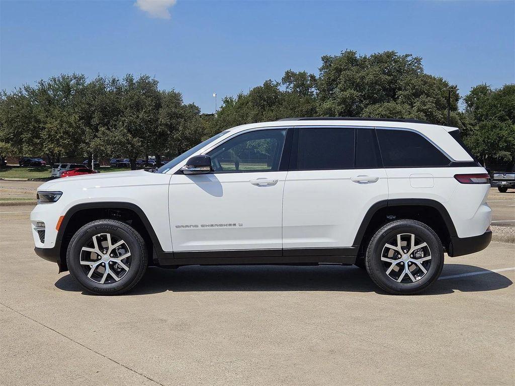new 2025 Jeep Grand Cherokee car, priced at $45,090
