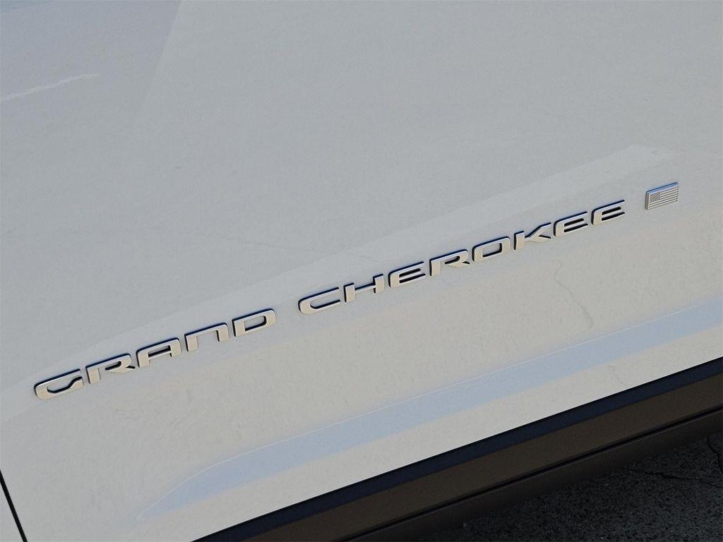 new 2025 Jeep Grand Cherokee car, priced at $45,090