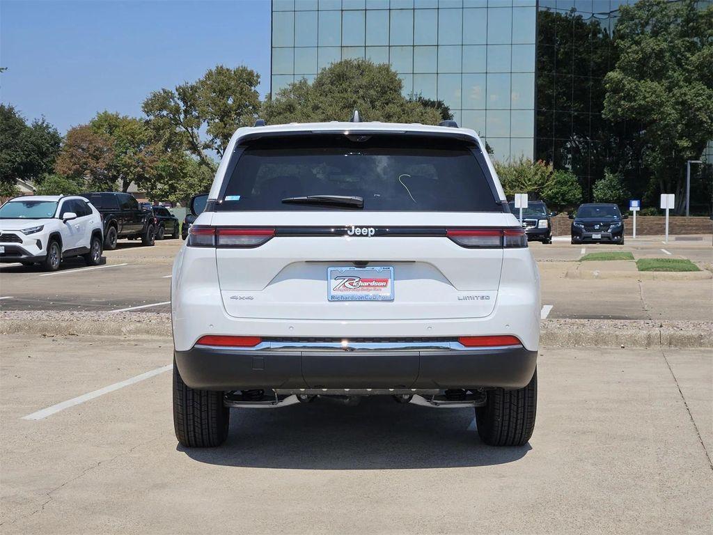 new 2025 Jeep Grand Cherokee car, priced at $45,090