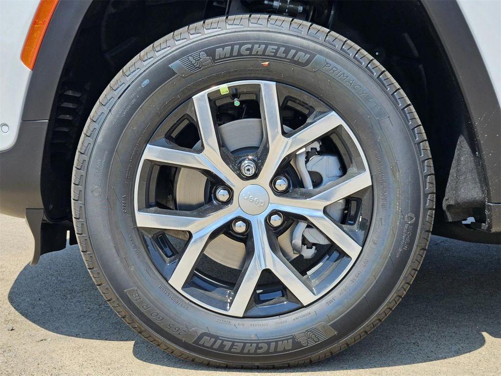new 2025 Jeep Grand Cherokee car, priced at $45,090