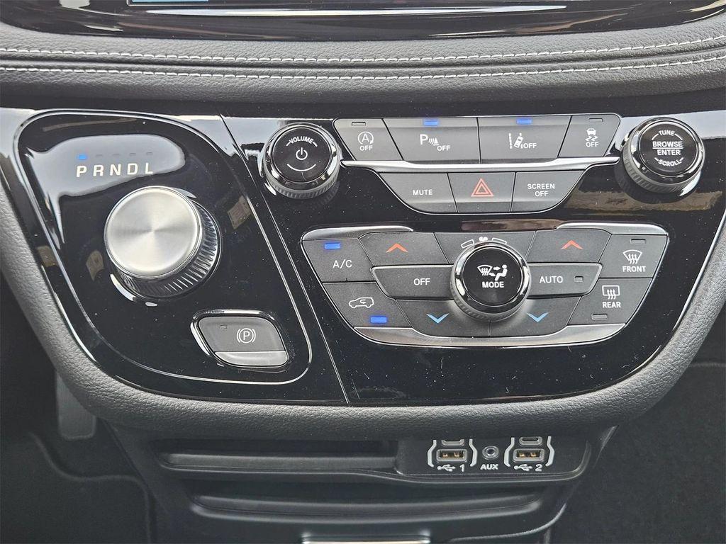 new 2025 Chrysler Pacifica car, priced at $37,649