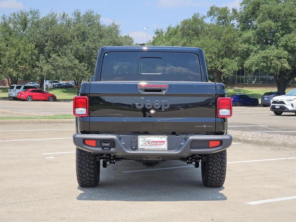 new 2025 Jeep Gladiator car, priced at $40,568
