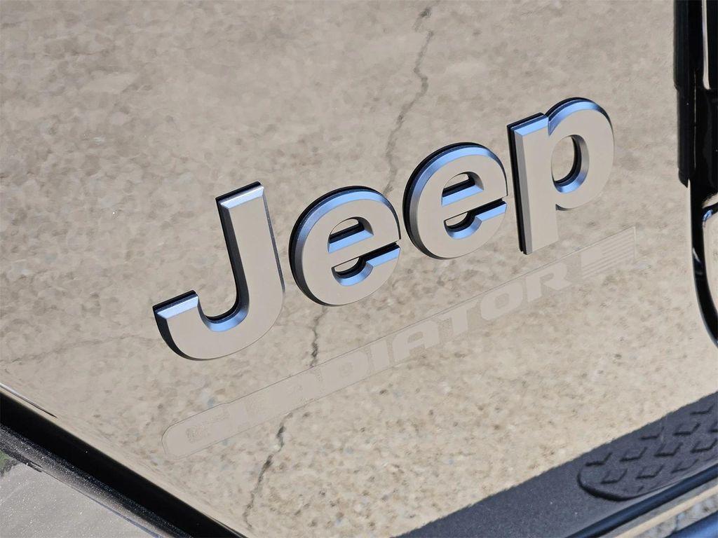 new 2025 Jeep Gladiator car, priced at $40,568