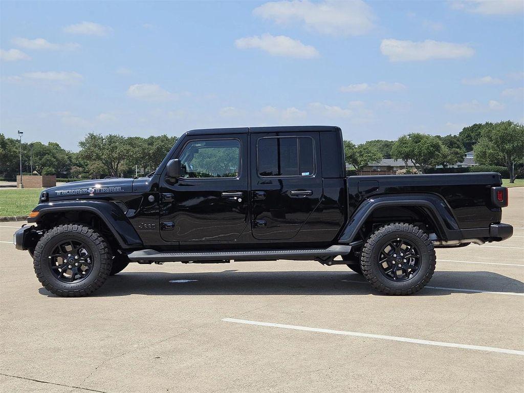 new 2025 Jeep Gladiator car, priced at $40,568