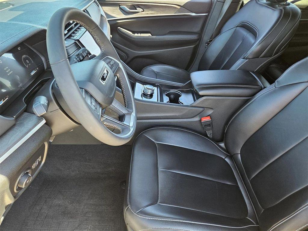 used 2024 Jeep Grand Cherokee car, priced at $32,950