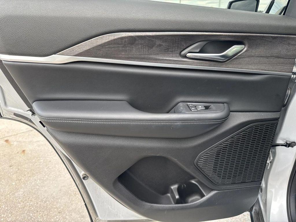 used 2024 Jeep Grand Cherokee car, priced at $34,898
