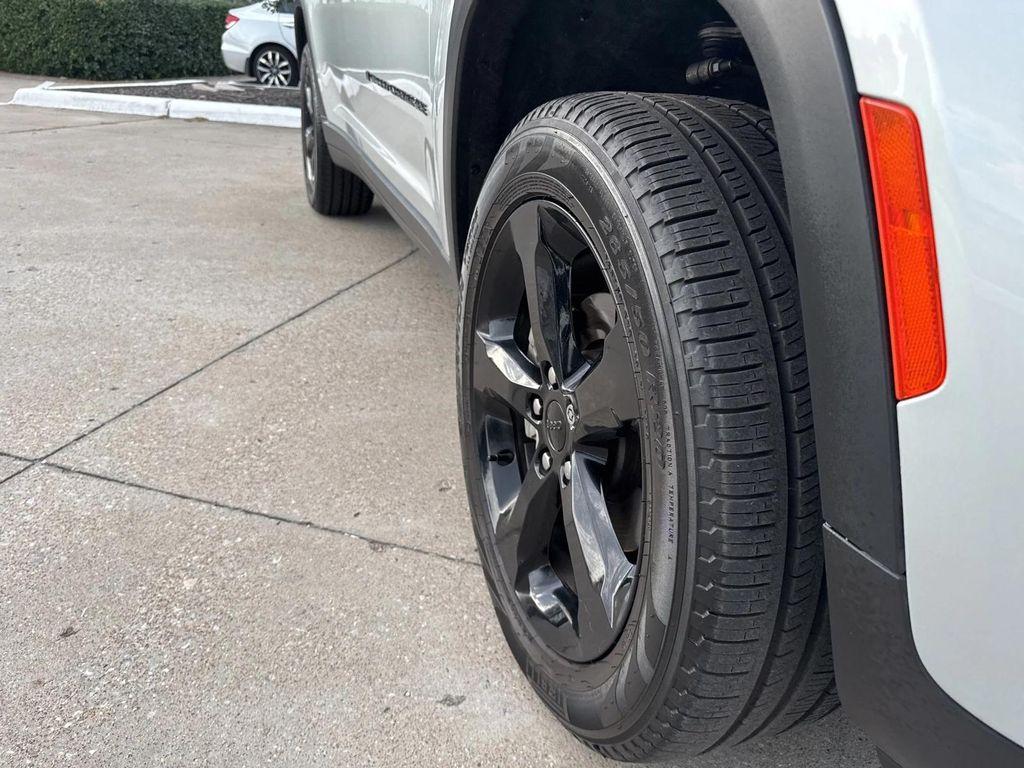 used 2024 Jeep Grand Cherokee car, priced at $34,898