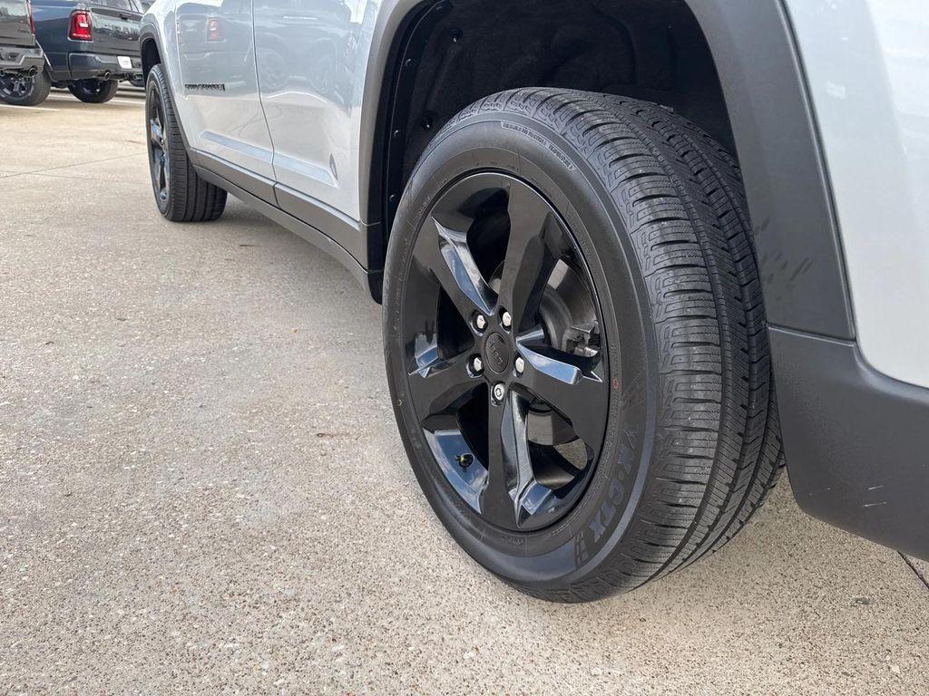 used 2024 Jeep Grand Cherokee car, priced at $34,898