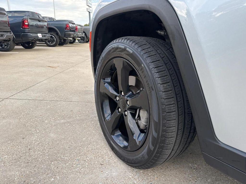 used 2024 Jeep Grand Cherokee car, priced at $34,898