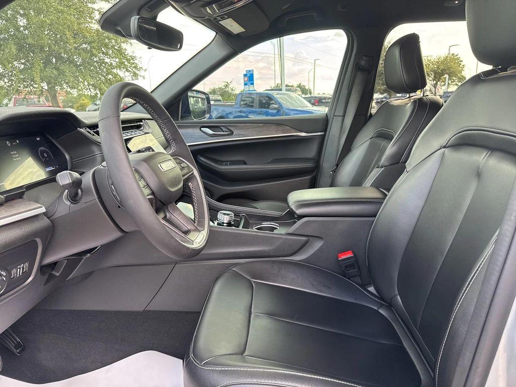 used 2024 Jeep Grand Cherokee car, priced at $34,898