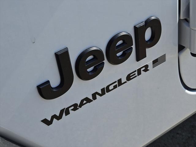new 2025 Jeep Wrangler car, priced at $42,931