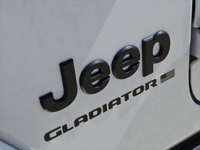 new 2025 Jeep Gladiator car, priced at $43,555