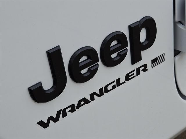 new 2025 Jeep Wrangler car, priced at $45,931