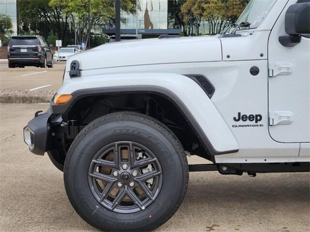 new 2024 Jeep Gladiator car, priced at $39,500