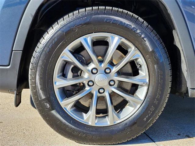 used 2019 Jeep Cherokee car, priced at $16,995