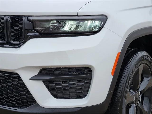 new 2025 Jeep Grand Cherokee car, priced at $43,307