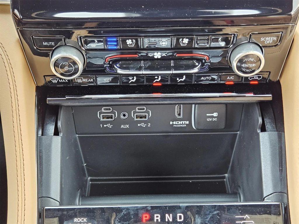 new 2025 Jeep Grand Cherokee car, priced at $58,785