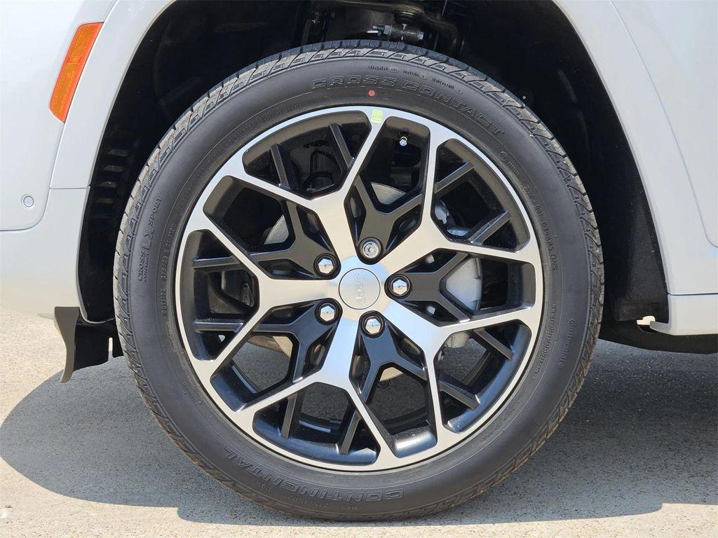 new 2025 Jeep Grand Cherokee car, priced at $58,785