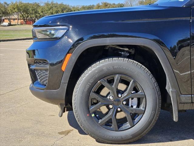 new 2025 Jeep Grand Cherokee car, priced at $39,555